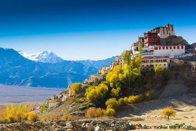 DESTINATION SRINAGAR LADAKH PACKAGE FOR 